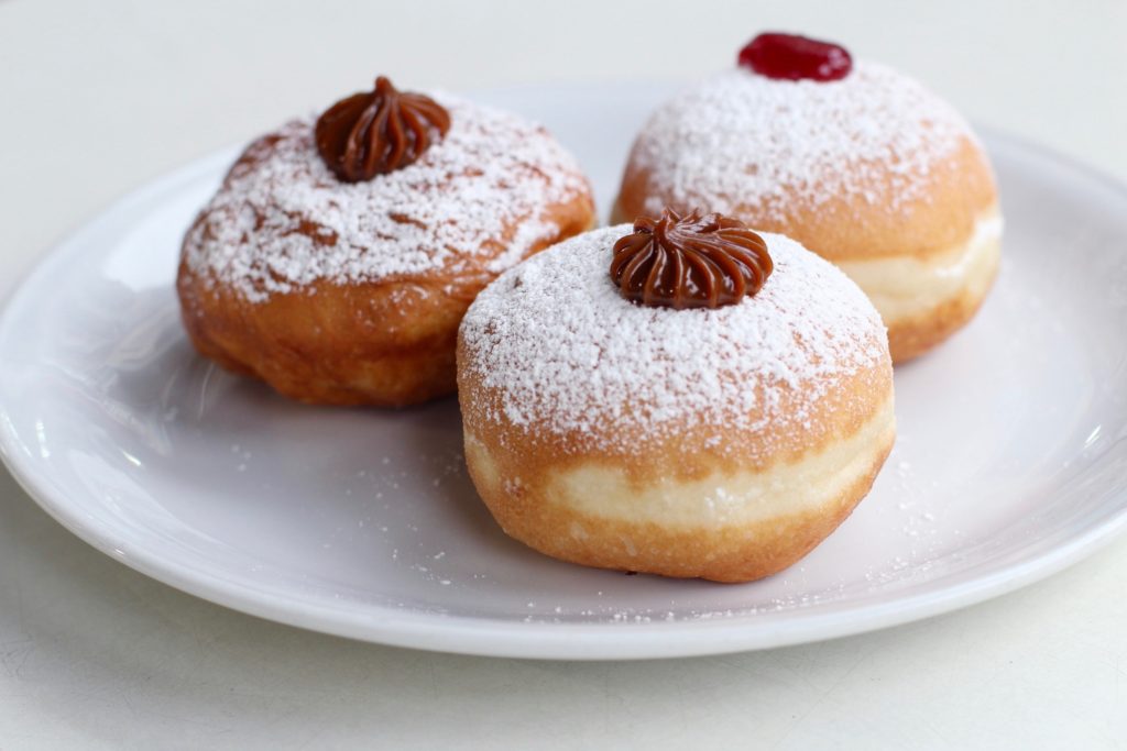 traditional sufganiyot 