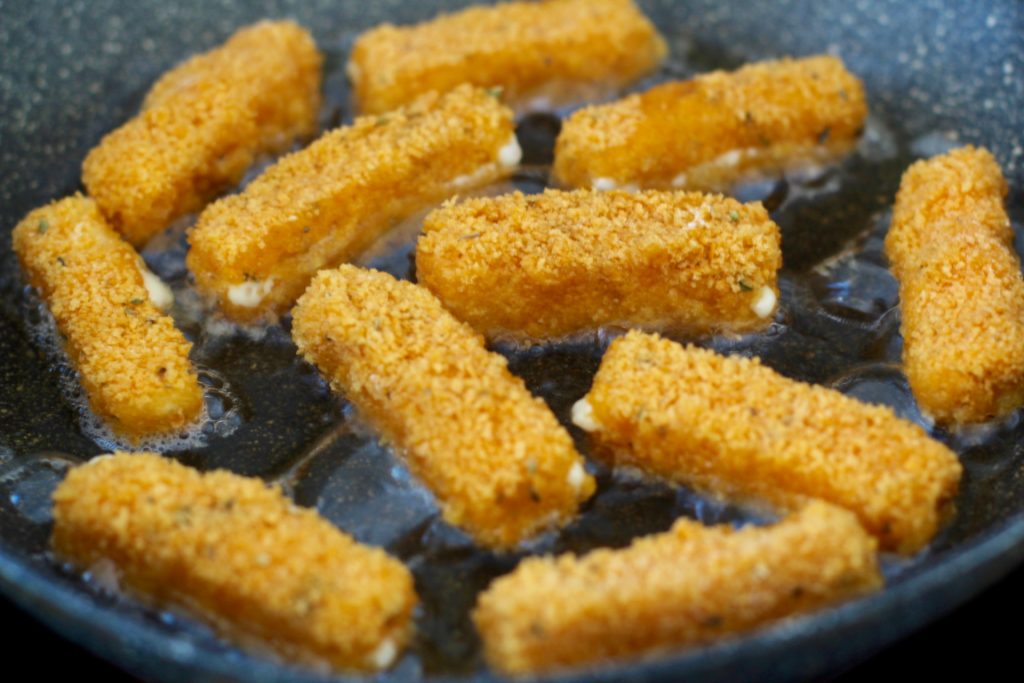 Cheesy Garlic Herb Mozzarella Sticks - Soul&Streusel