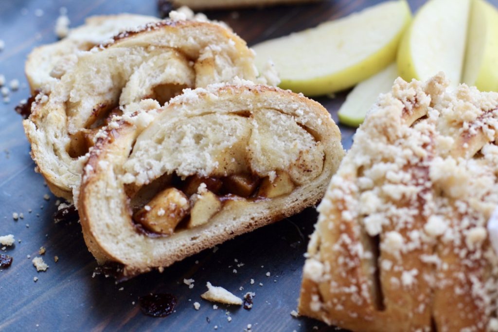 apple cinnamon challah