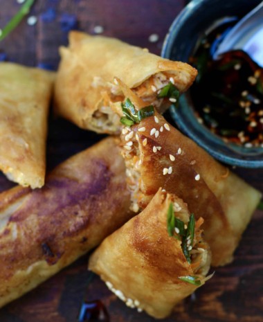 fried sesame chicken spring rolls