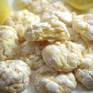 soft lemon crinkle cookie