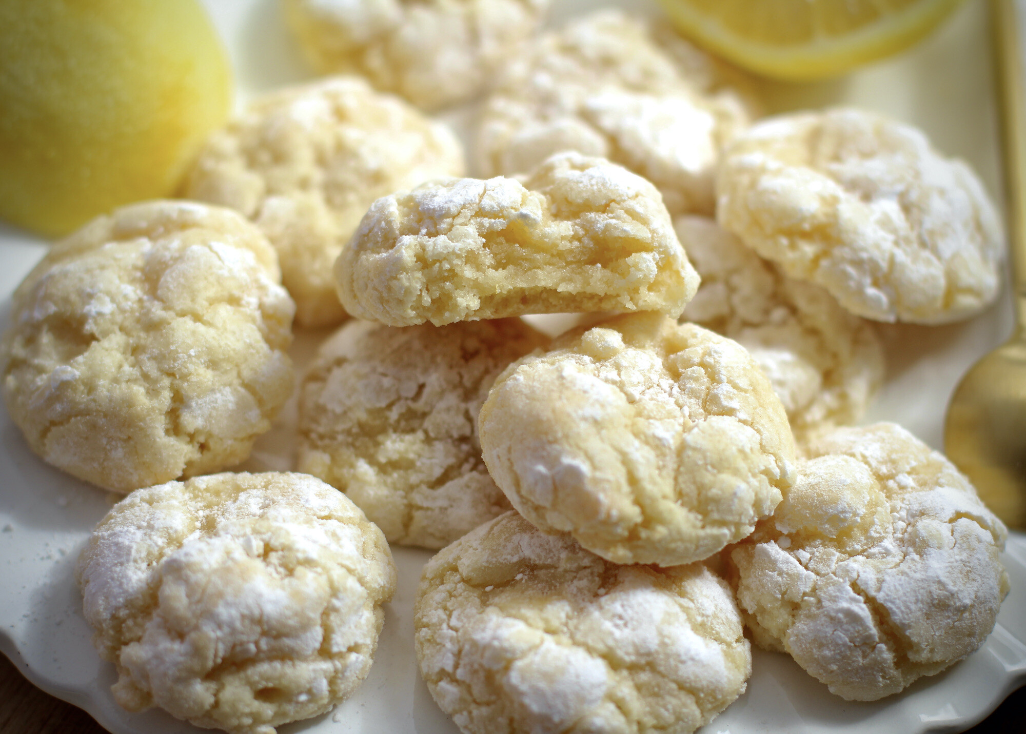 soft lemon crinkle cookie