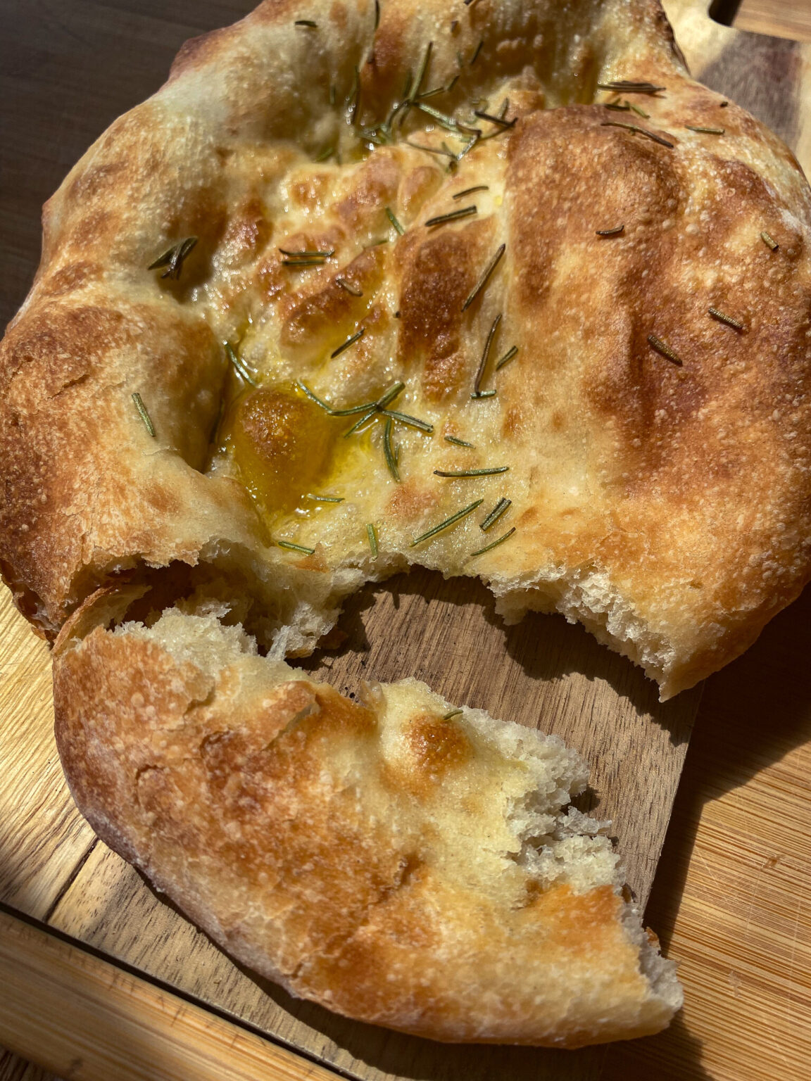 Easy Overnight Focaccia (Olive oil and Rosemary) - Soul&Streusel