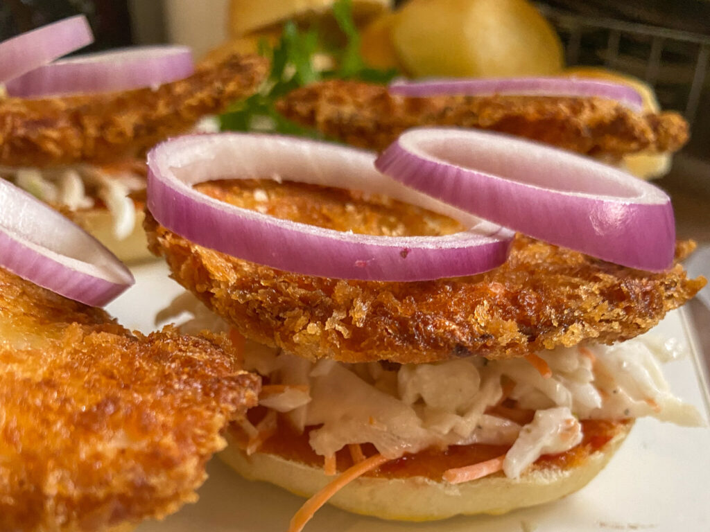 fried chicken slider with topping 