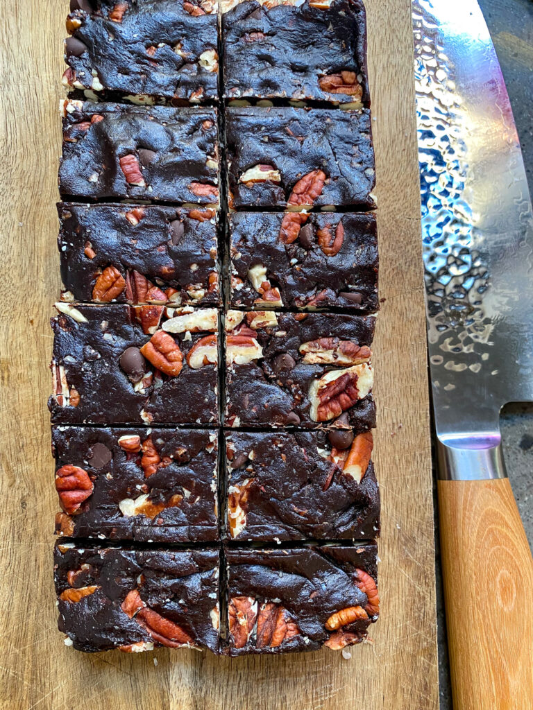 sliced date bars 